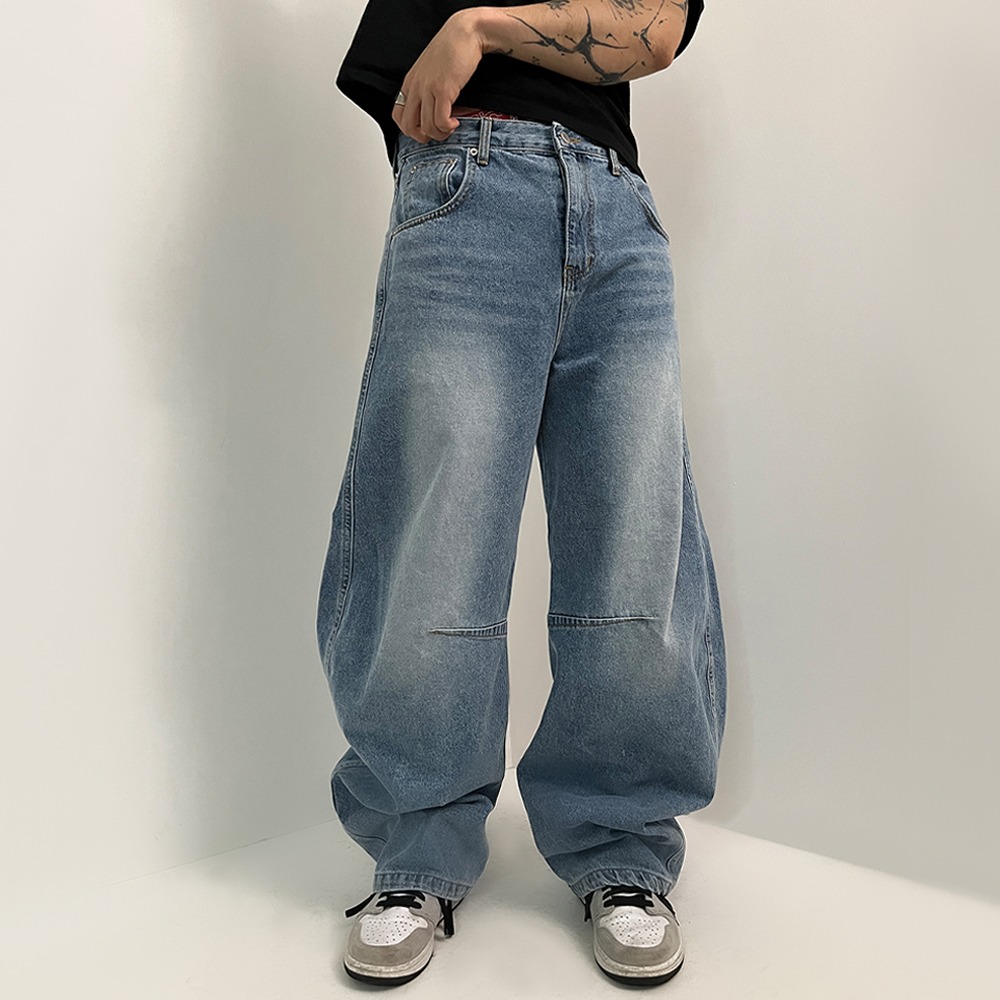 Curved Balloon Jeans